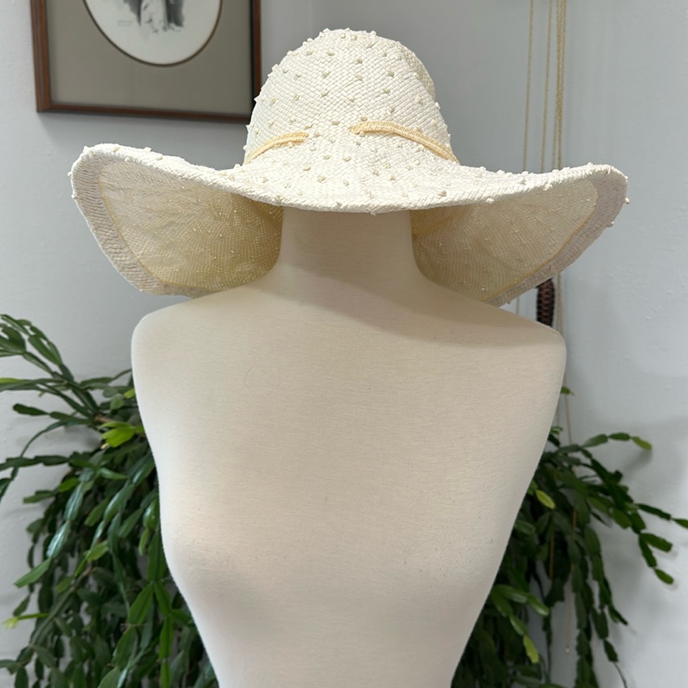 Wide Brim Hat 👒